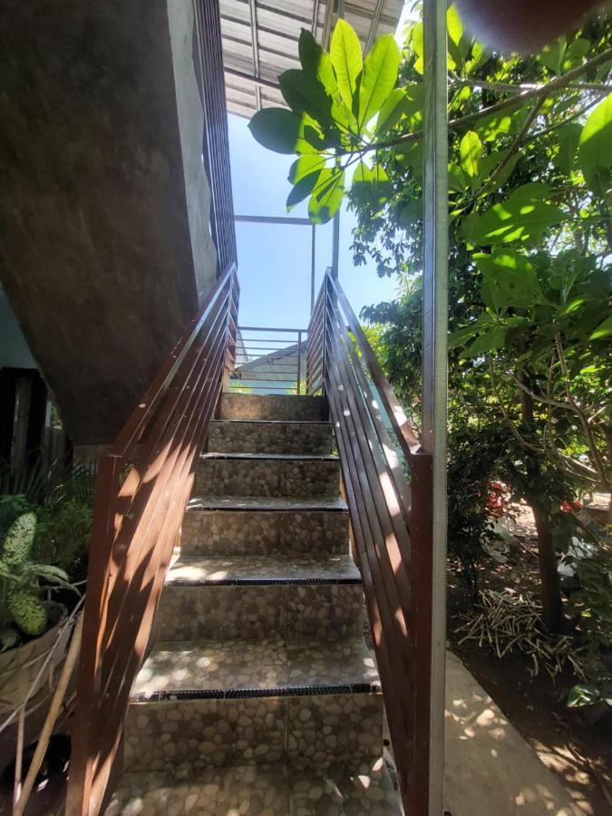 D'Ru Guest House Labuan Bajo Buitenkant foto